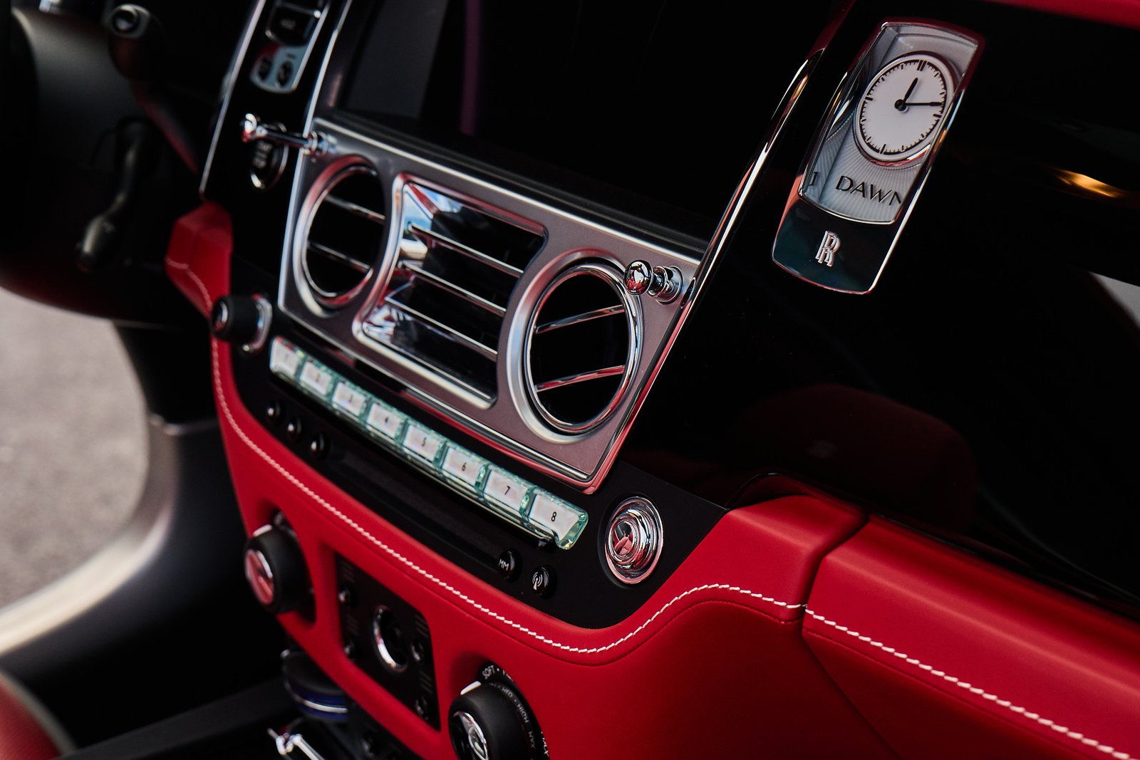Rolls Royce Dawn — photo 13